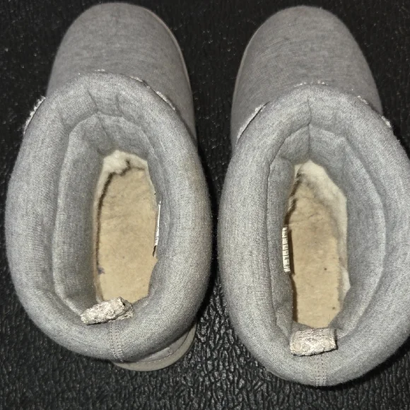 UGG Light Gray Knit Boots - Picture 3 of 15